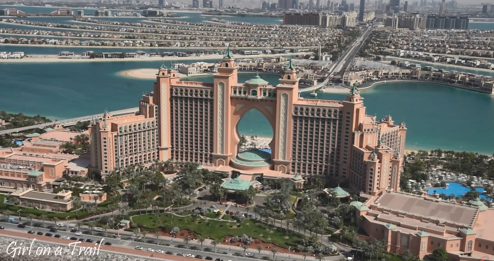 Dubai- skydiving, Atlantis Hotel